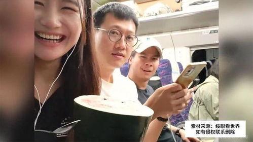 高铁女吃瓜,揭秘网络热议背后的真相